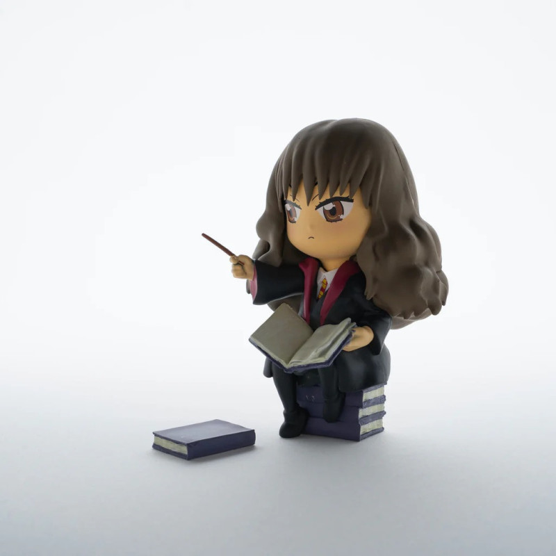 Harry Potter - Figurine Hermione étudiant un sort