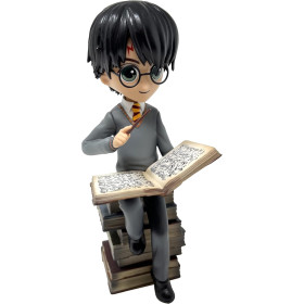 Harry Potter - Figurine Harry Pile de Grimoires