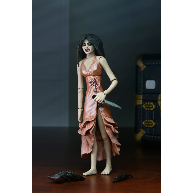 FÉVRIER 2025 : Puppet Master - Figurine Leech Woman and Toulon's Puppet Case