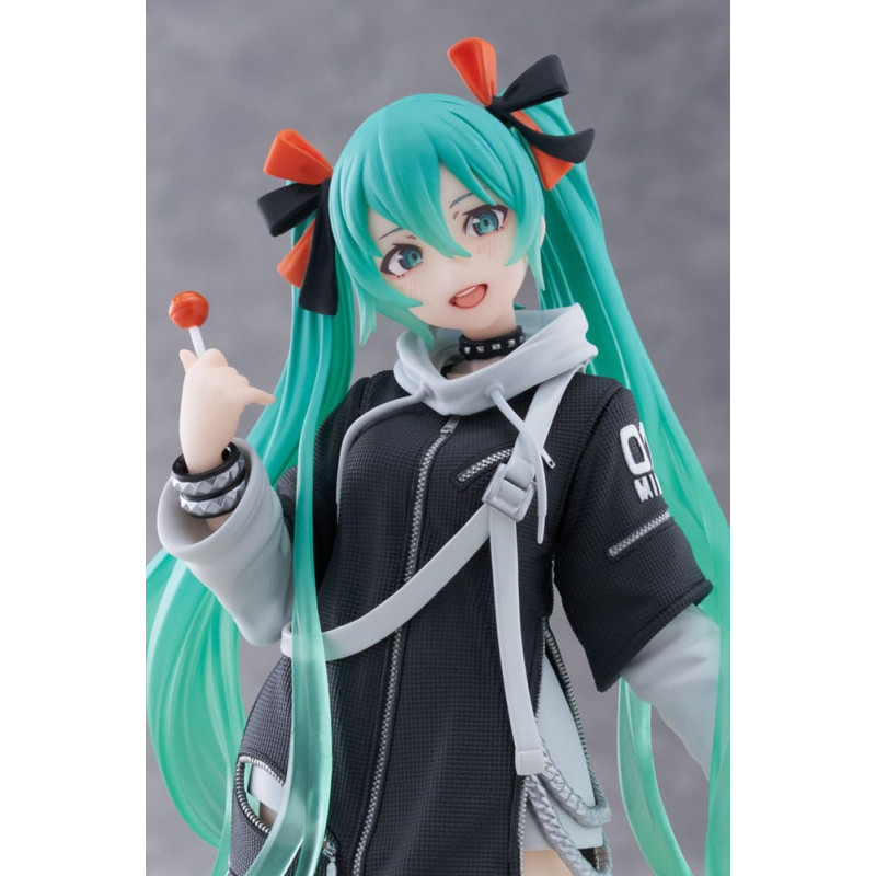 DÉBUT 2025 : Hatsune Miku - Figurine Wonderland Series : Fashion Punk Version