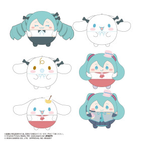 Hatsune Miku x Sanrio - Peluche Fuwa Kororin Miku Cinnamoroll  1 EXEMPLAIRE ALEATOIRE